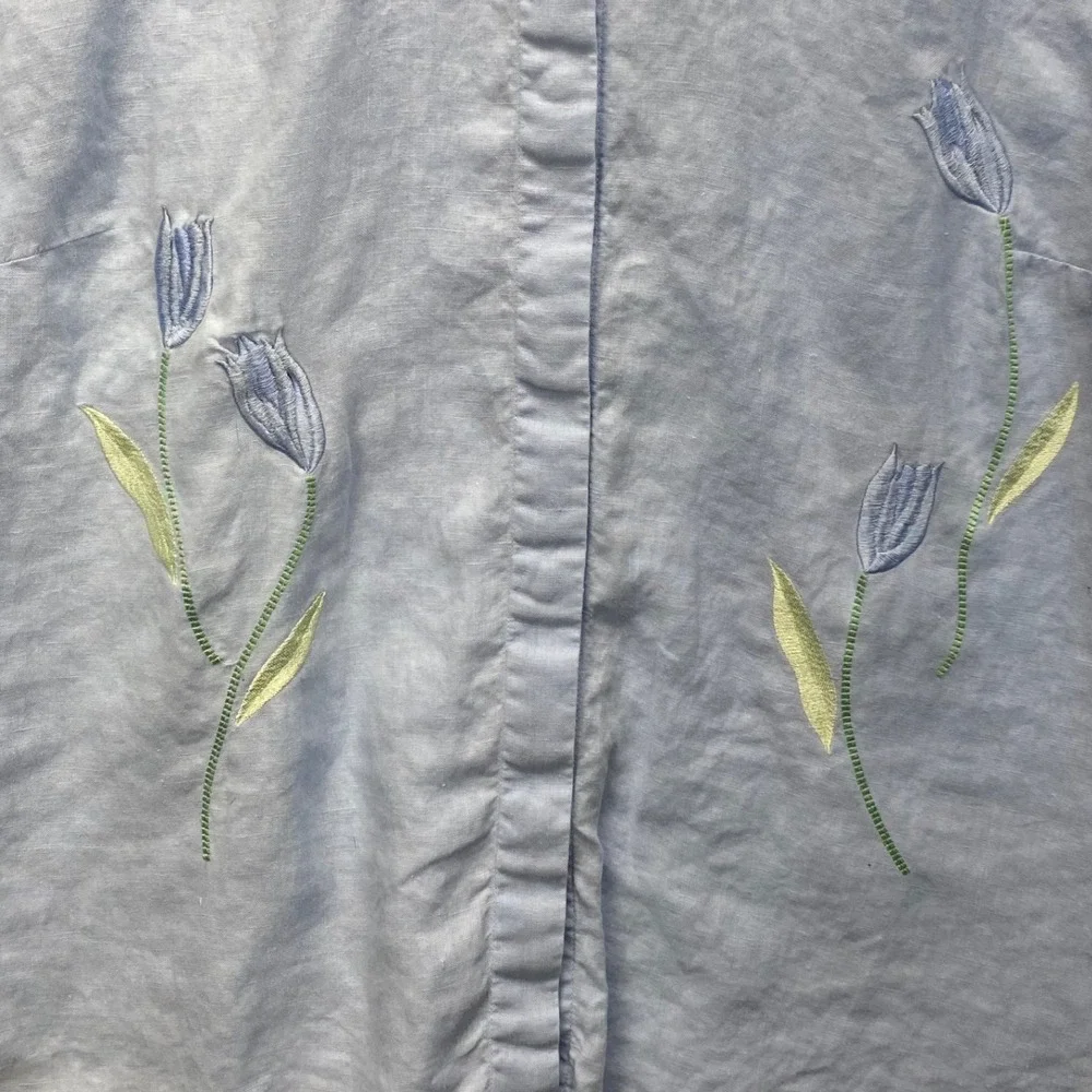 Sag Harbor Womens Blue 100% Linen Floral Embroidered Roll Tab Shirt Large VTG - Picture 2 of 11